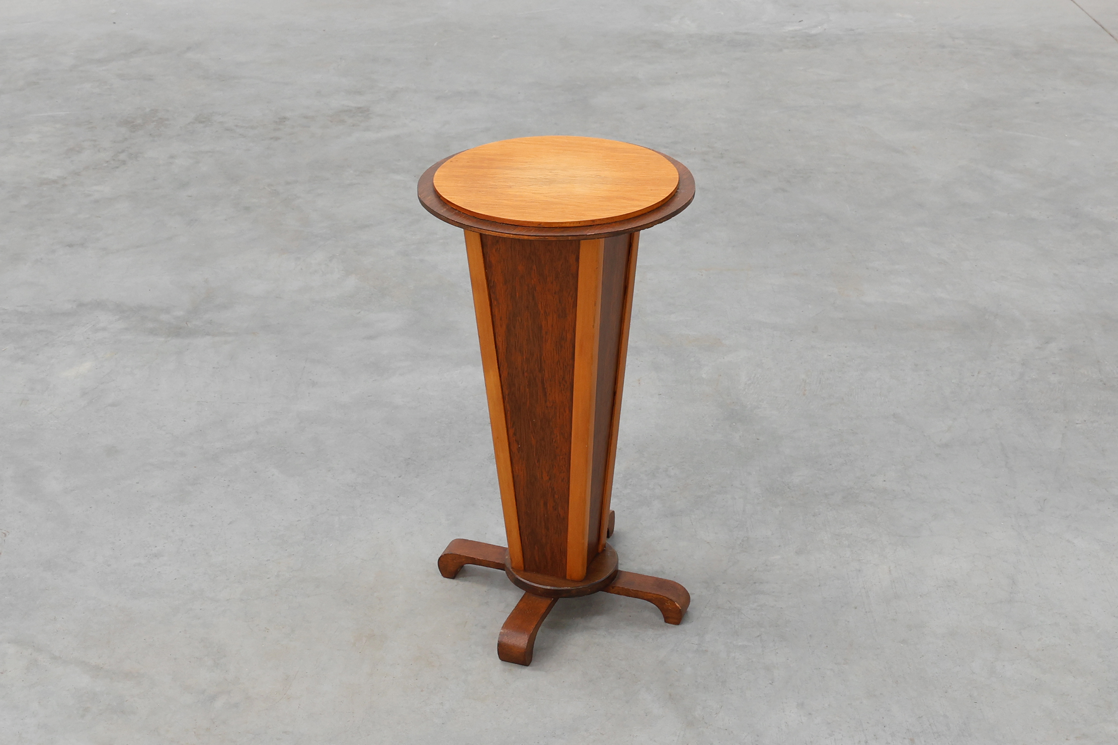 Art Deco round wooden side table, France 1920sthumbnail